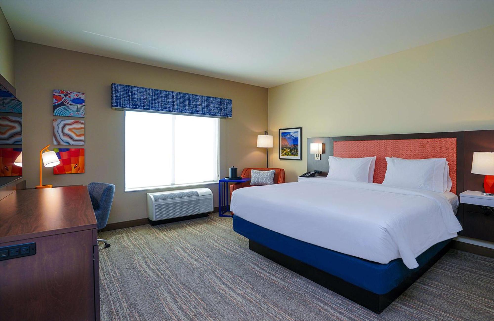 Hampton I-25 Central Hotel